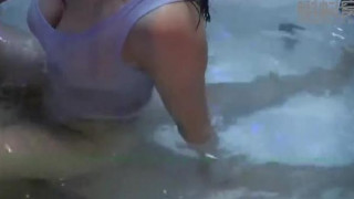 儿子好舒服啊对白淫荡的剧情母子乱伦大浴缸水中啪啪 tube porn video