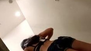 更衣室偷拍女孩換衣 tube porn video
