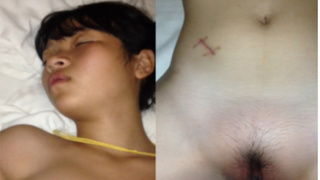 迷姦就讀初中的小妹妹 看這鮑貌似處女 tube porn video